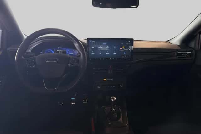 Ford Focus (2022) thumbnail 5