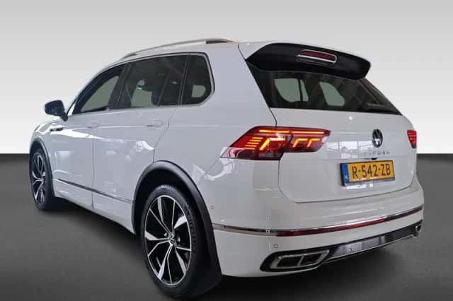 Volkswagen Tiguan (2023) thumbnail 3