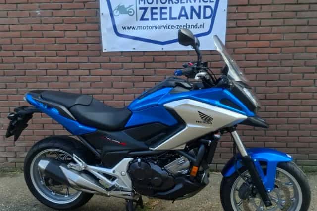 Honda NC750XA (2016) thumbnail 2