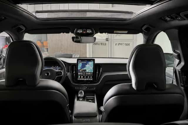 Volvo XC60 (2025) thumbnail 4