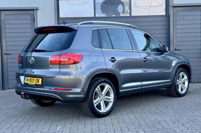 Volkswagen Tiguan (2013) thumbnail 2