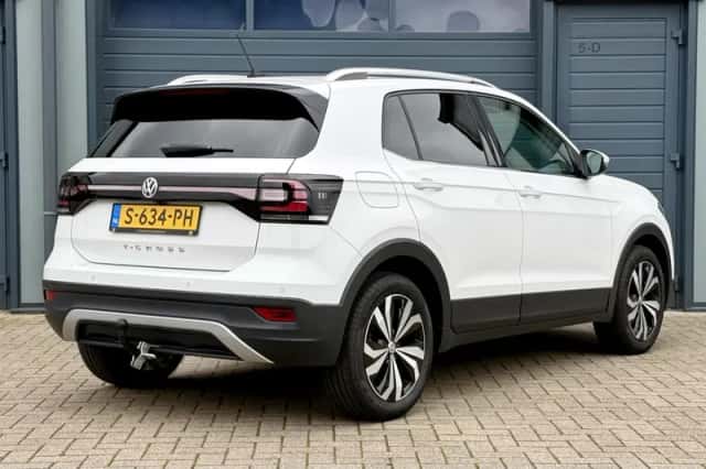 Volkswagen T-Cross (2019) thumbnail 2
