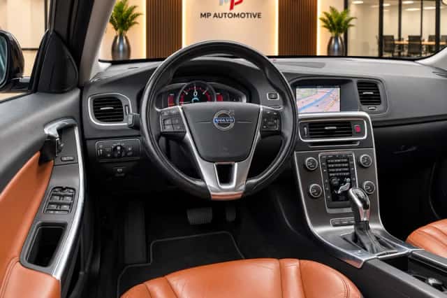 Volvo V60 (2013) thumbnail 2