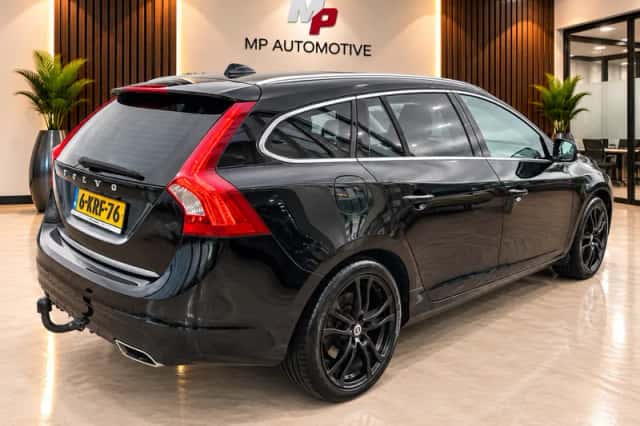 Volvo V60 (2013) thumbnail 3