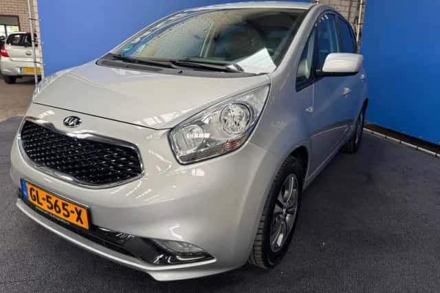 Kia Venga (2015) thumbnail 1