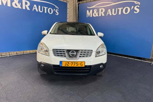 Nissan Qashqai (2009) thumbnail 3