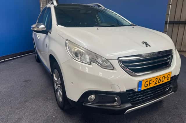 Peugeot 2008 (2015) thumbnail 2