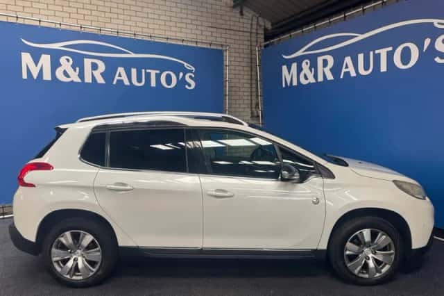 Peugeot 2008 (2015) thumbnail 6