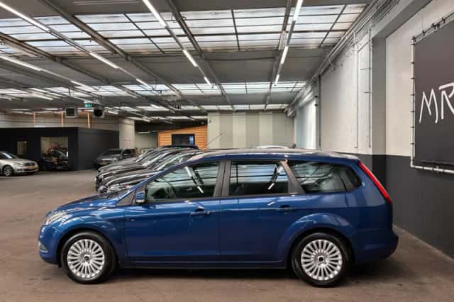 Ford Focus (2011) thumbnail 4