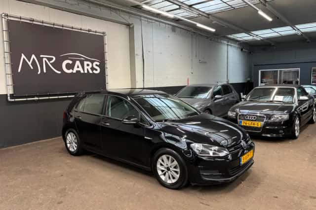 Volkswagen Golf (2014) thumbnail 3