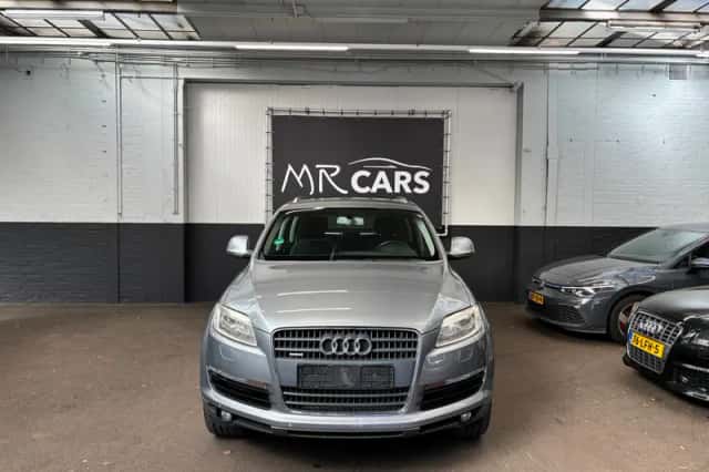 Audi Q7 (0) thumbnail 2