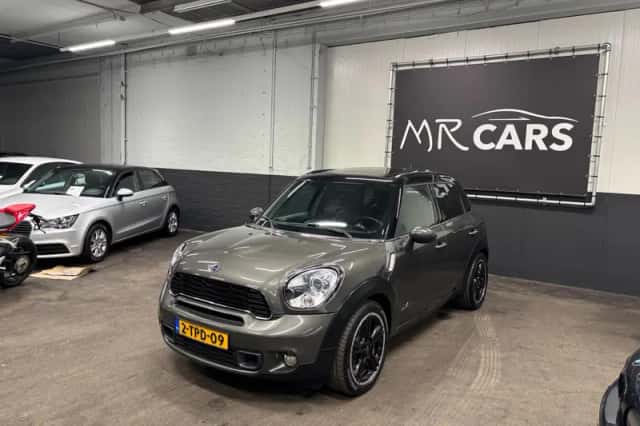 MINI Countryman (2012) thumbnail 4