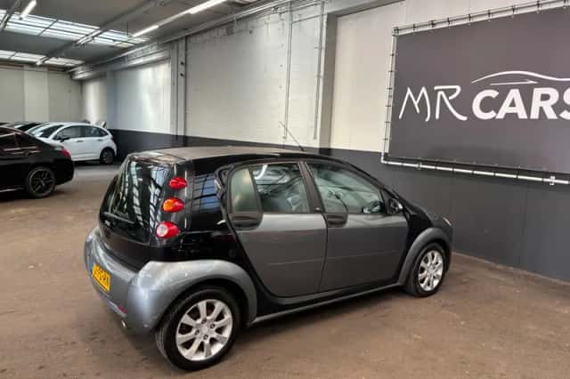 Smart ForFour (2004) thumbnail 4