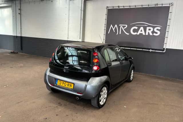 Smart ForFour (2004) thumbnail 5