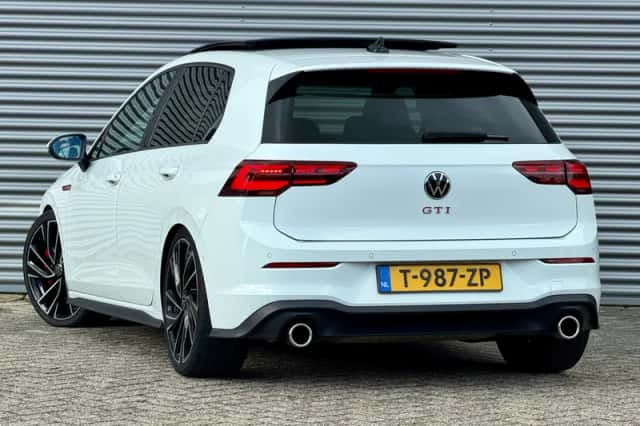 Volkswagen Golf (2020) thumbnail 2