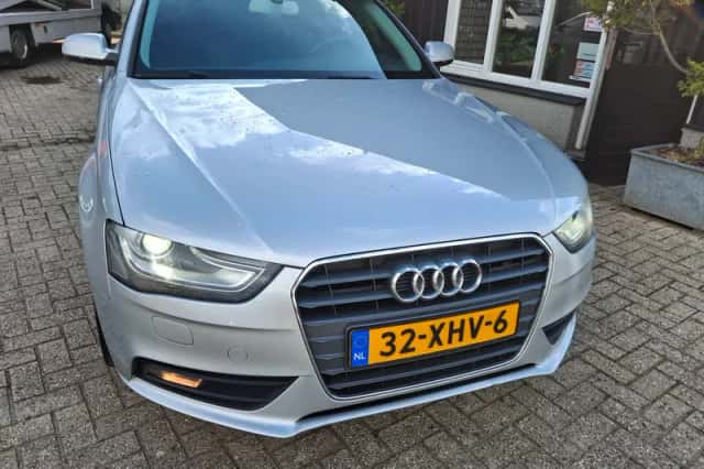 Audi A4 (2012) thumbnail 2