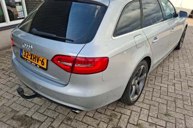 Audi A4 (2012) thumbnail 3