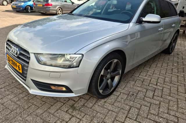 Audi A4 (2012) thumbnail 5