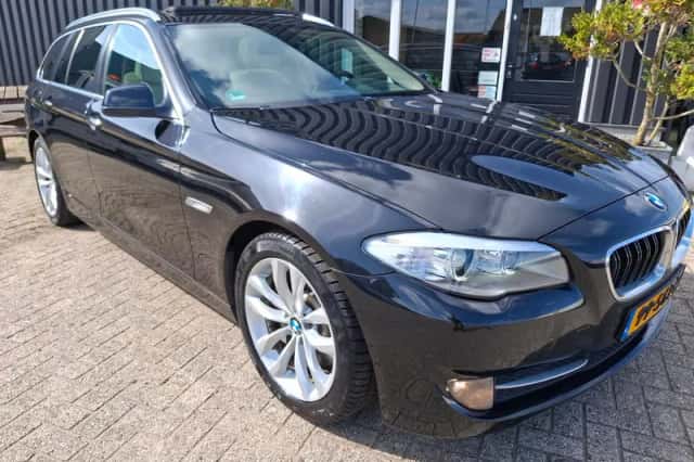 BMW 5-Serie (2010) thumbnail 1