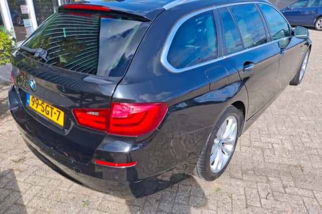 BMW 5-Serie (2010) thumbnail 3