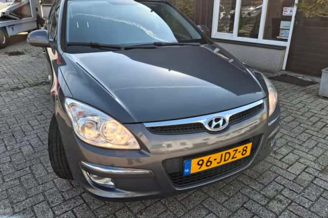 Hyundai i30 (2009) thumbnail 2