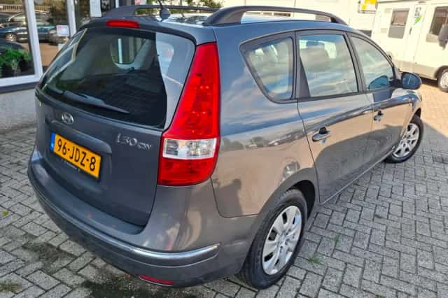 Hyundai i30 (2009) thumbnail 3