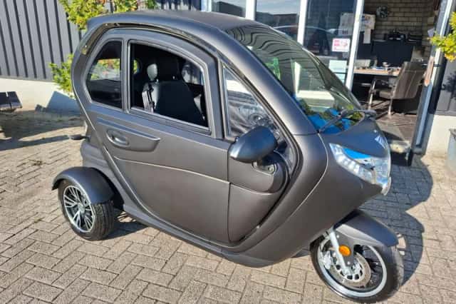 Move Brommobiel (2022) thumbnail 1