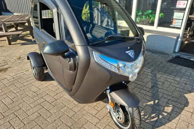 Move Brommobiel (2022) thumbnail 3