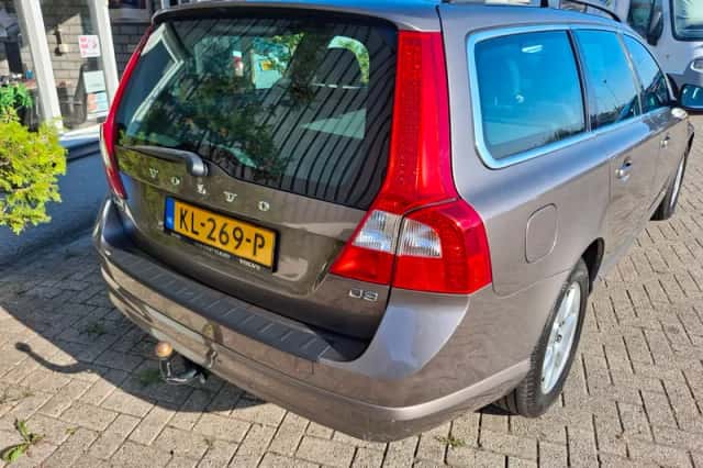 Volvo V70 (2010) thumbnail 3