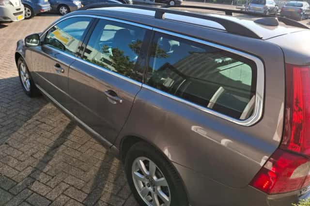 Volvo V70 (2010) thumbnail 5