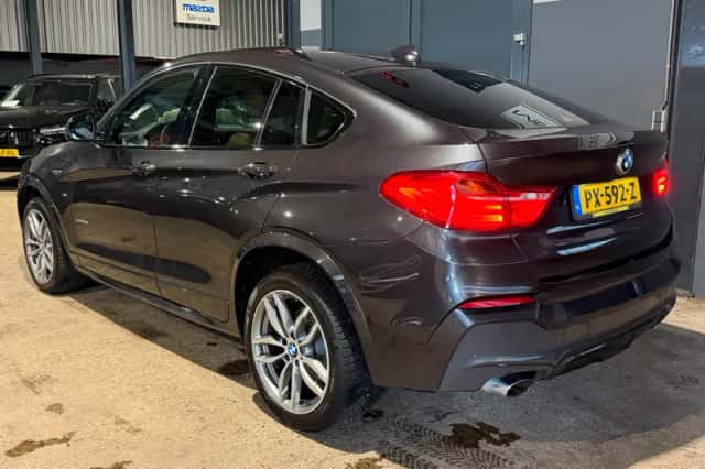 BMW X4 (2017) thumbnail 3