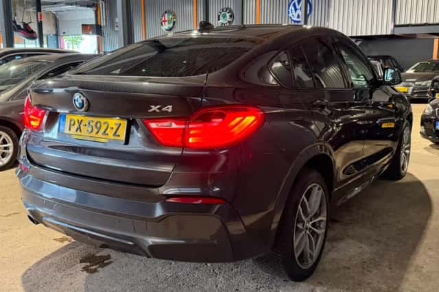 BMW X4 (2017) thumbnail 4