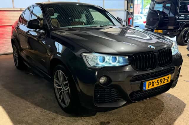 BMW X4 (2017) thumbnail 5