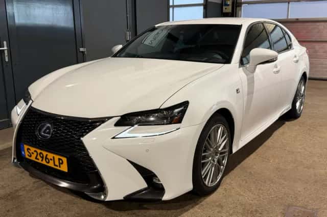 Lexus GS (2017) thumbnail 2