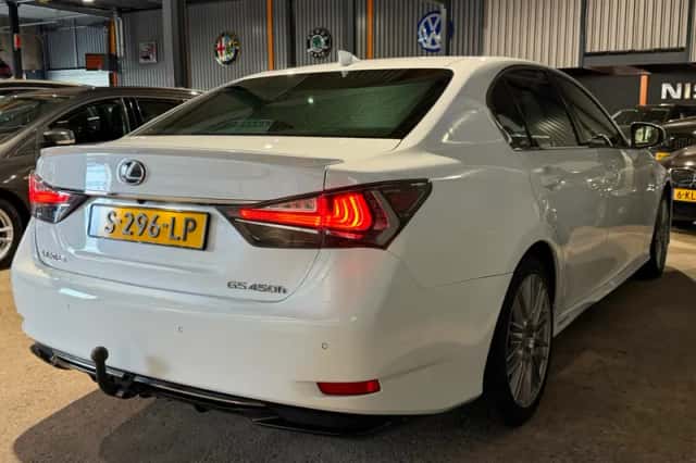 Lexus GS (2017) thumbnail 4