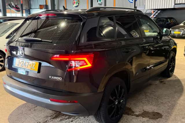 Škoda Karoq (2018) thumbnail 4
