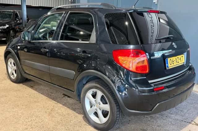 Suzuki SX4 (2007) thumbnail 3