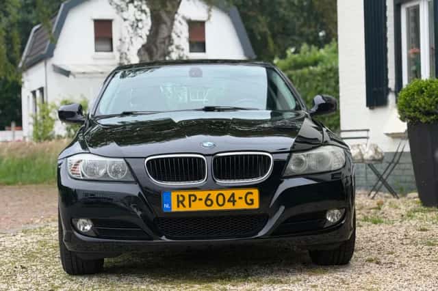 BMW 3-Serie (2010) thumbnail 2