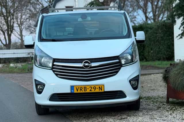 Opel Vivaro (2016) thumbnail 2