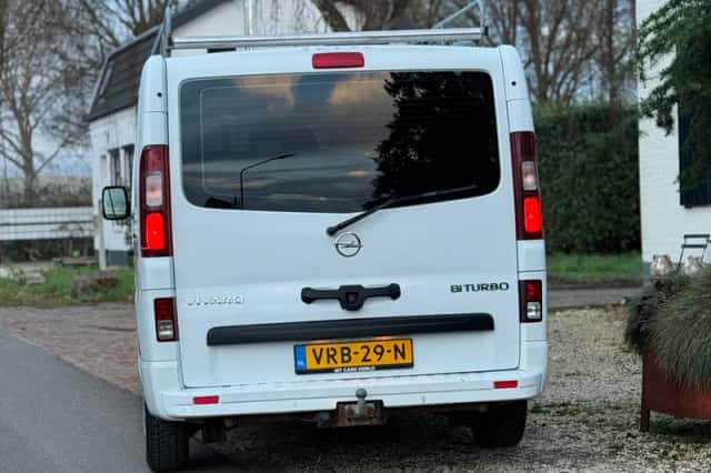 Opel Vivaro (2016) thumbnail 4