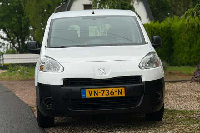 Peugeot Partner (2015) thumbnail 2