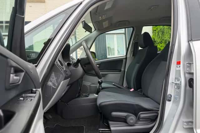 Suzuki SX4 (2006) thumbnail 6