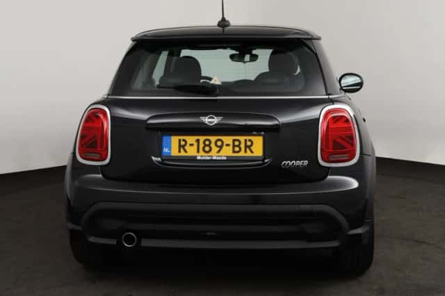 MINI Cooper (2022) thumbnail 5
