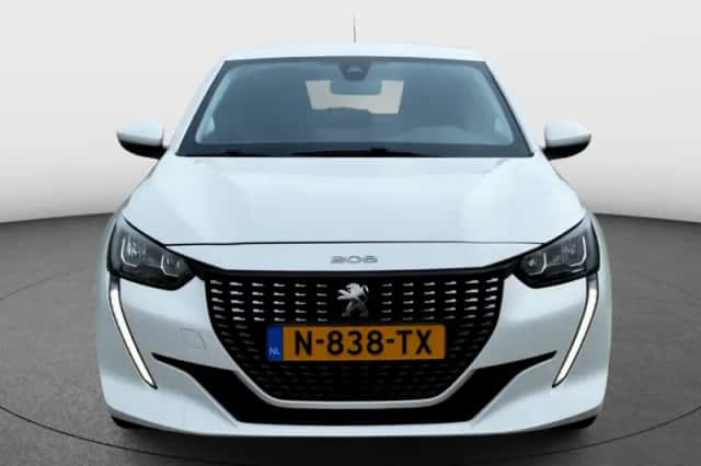 Peugeot 208 (2022) thumbnail 2