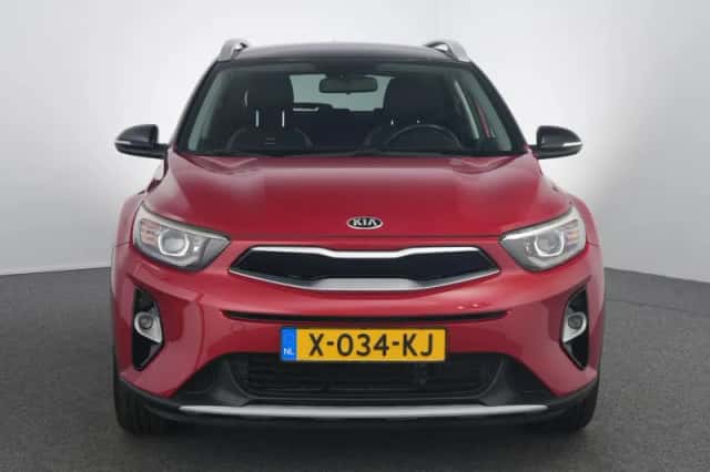 Kia Stonic (2019) thumbnail 5