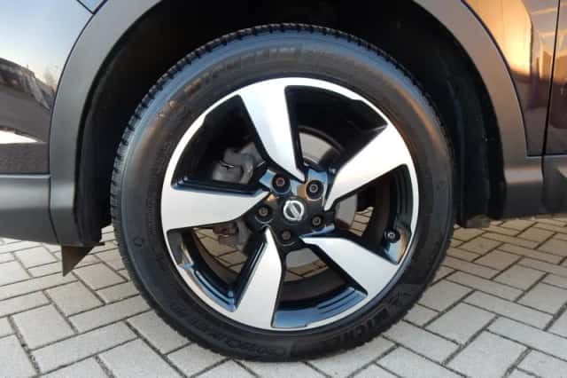Nissan Qashqai (2016) thumbnail 4