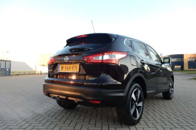 Nissan Qashqai (2016) thumbnail 5