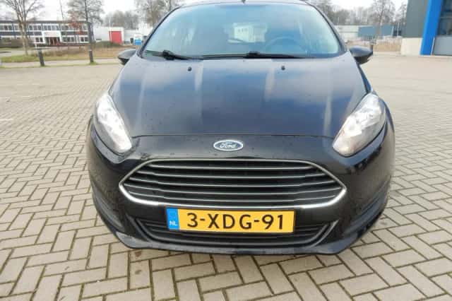 Ford Fiesta (2014) thumbnail 2
