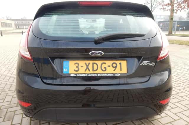 Ford Fiesta (2014) thumbnail 6