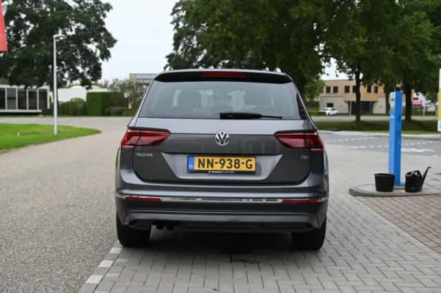 Volkswagen Tiguan (2017) thumbnail 6